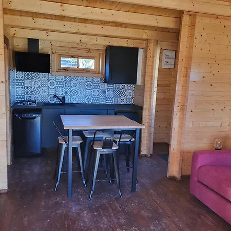 مكان تخييم Chalets